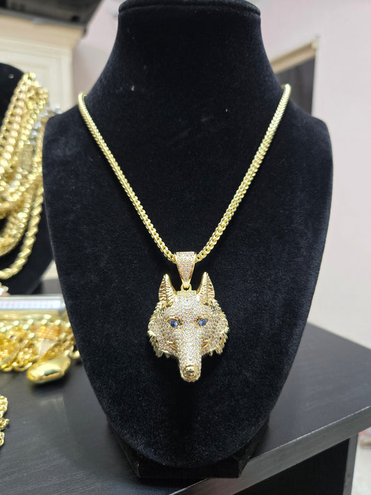 Cadena con dije de lobo